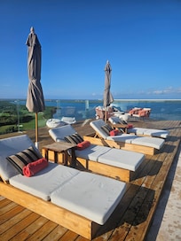 Vantage Rooftop pool...Just beautiful 😍