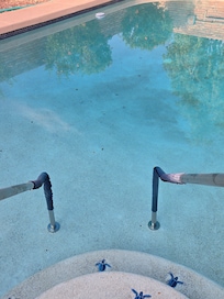 Pool had dirt on the bottom. Looks like it hadn't been cleaned in a while.