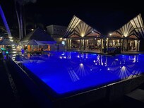 Amazing pool, a stunning evening and daytime location