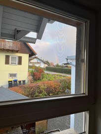 Der Goldschatz am Ende des Regenbogens😉
Blick aus der Küche…