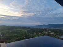 Such a great mountain view. I can't find this in other places anymore