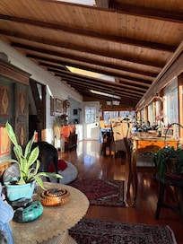 A third sitting area.