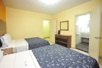 Las camas son matrimoniales y no son queen