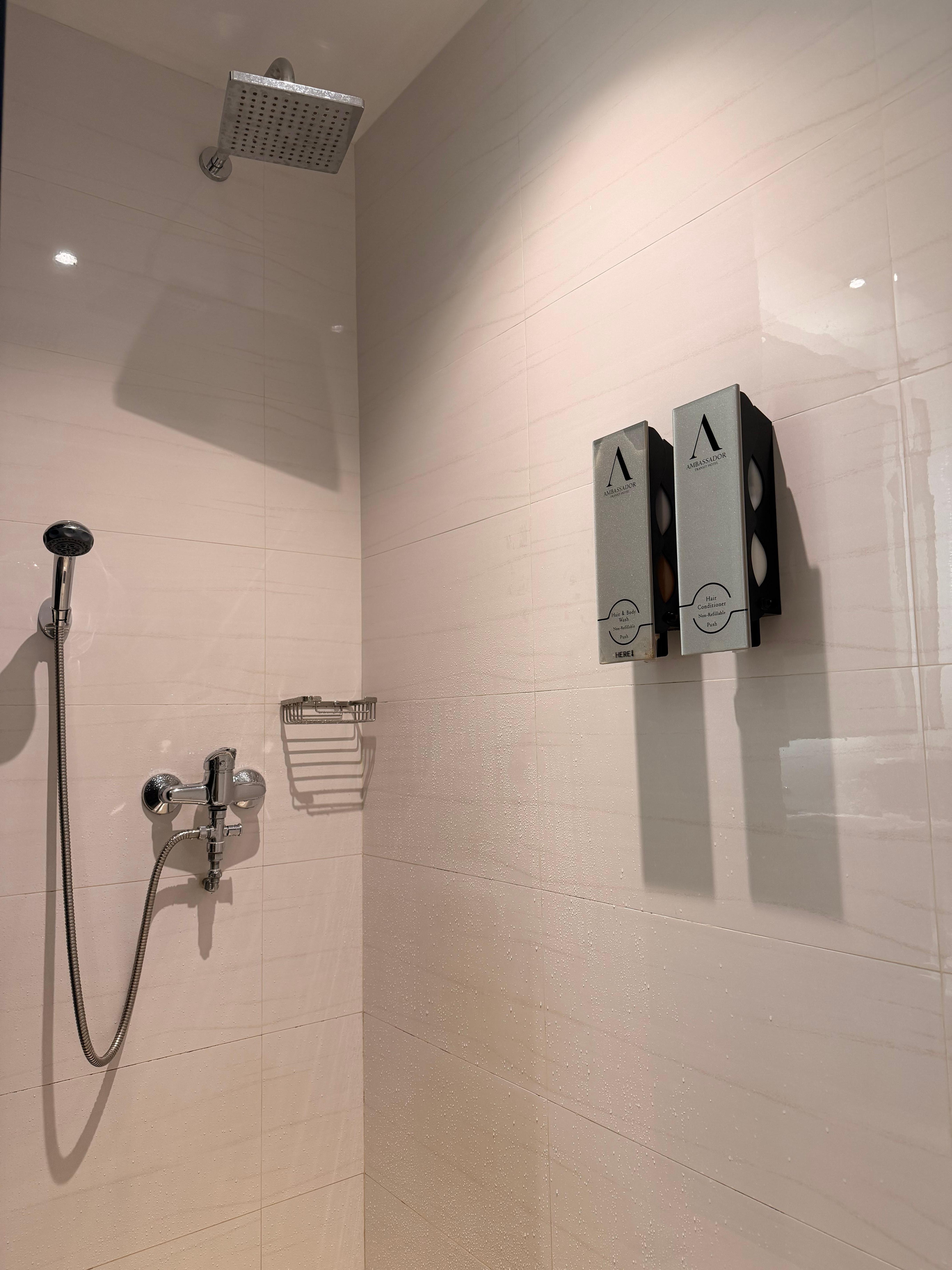 Clean showers with nice shower heads. 