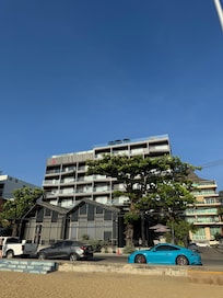 Fra stranden, rommet mitt lå øverst til høyre. 804.