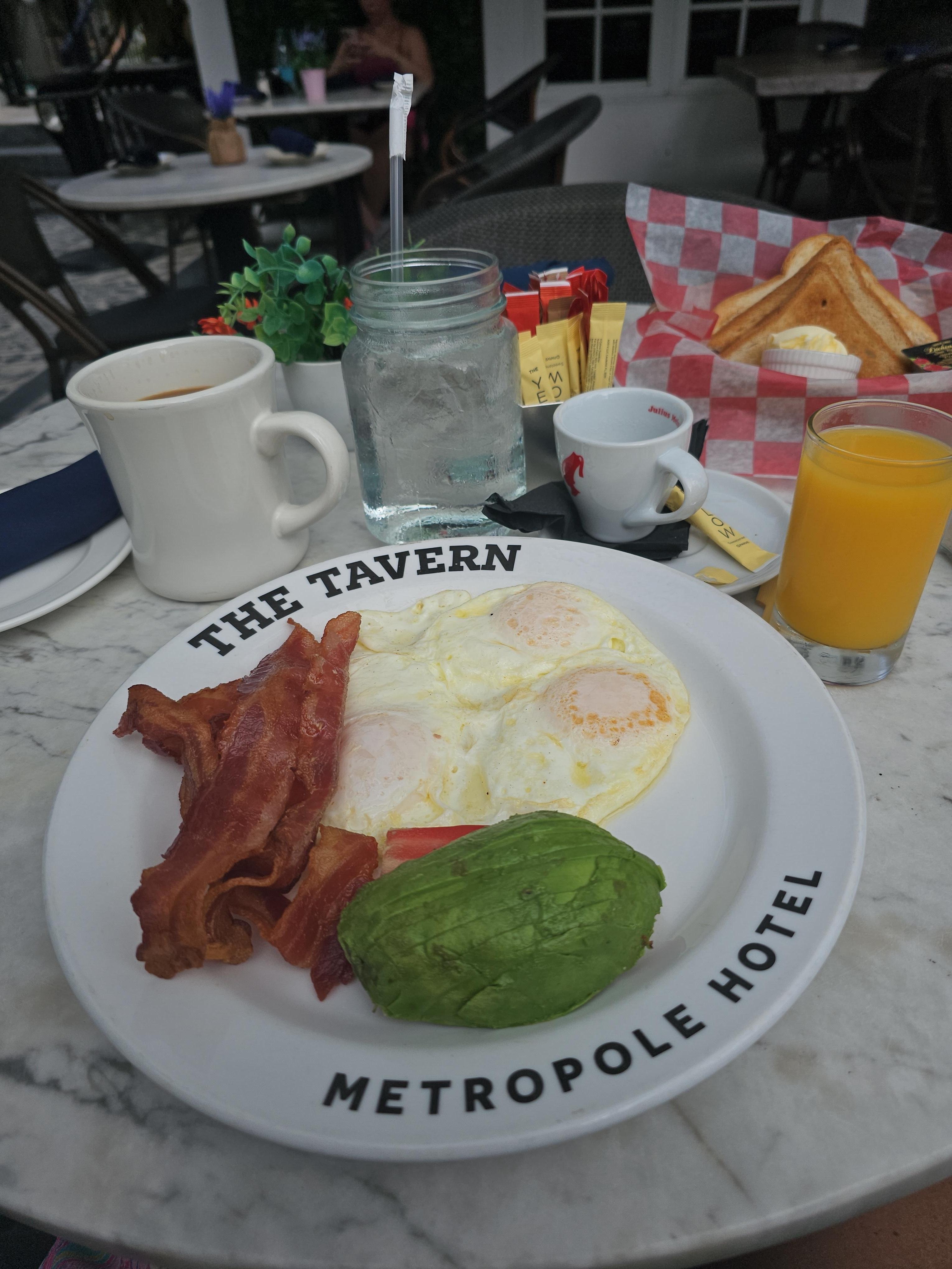 Food was delicious plenty of it . 