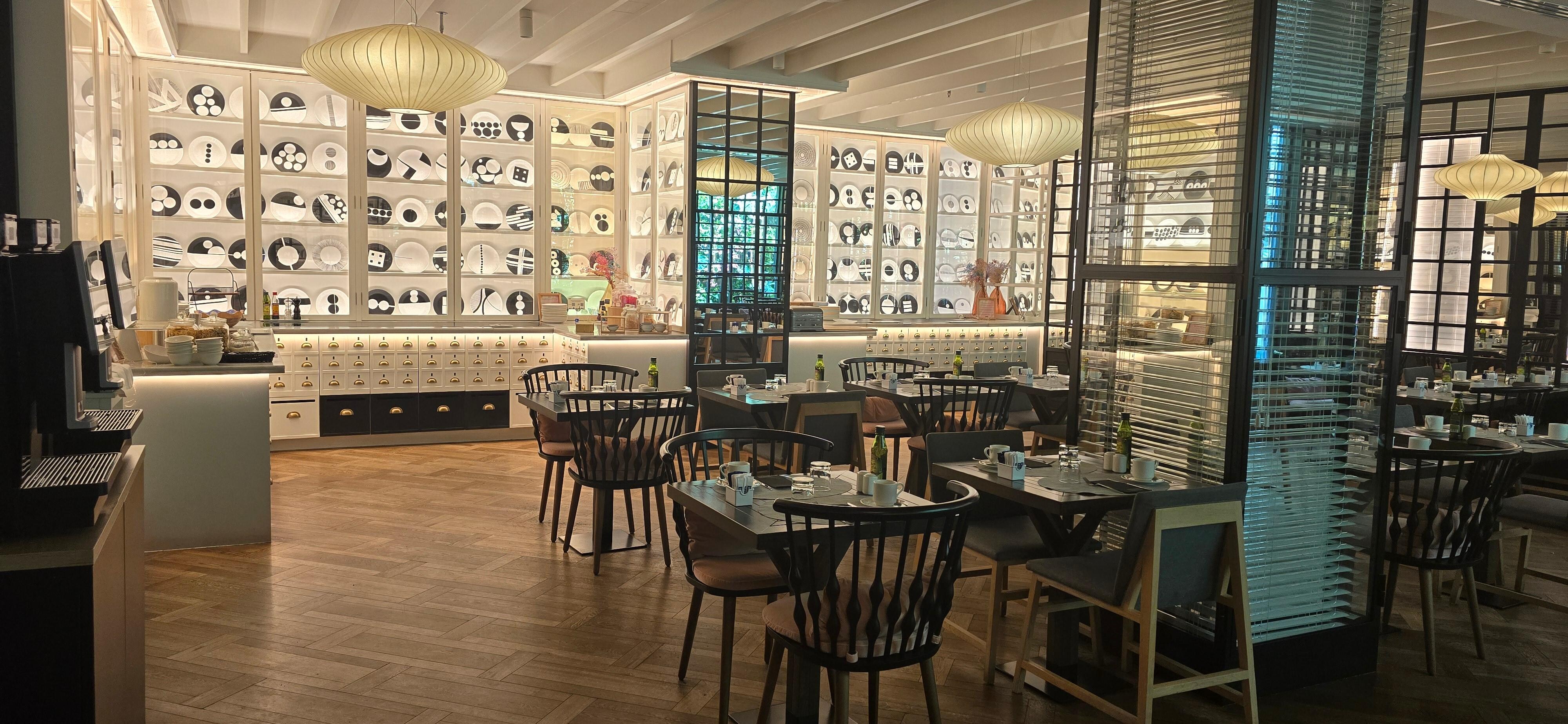 Salle à manger buffet déjeuner 