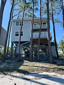 Picture of the house.