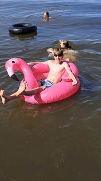 Love it when other guests leave treats for the next guests....flamingos for life!