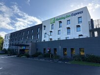 Fica à 10min da Disney, excelente localização. Ao lado do Buffalo Grill.