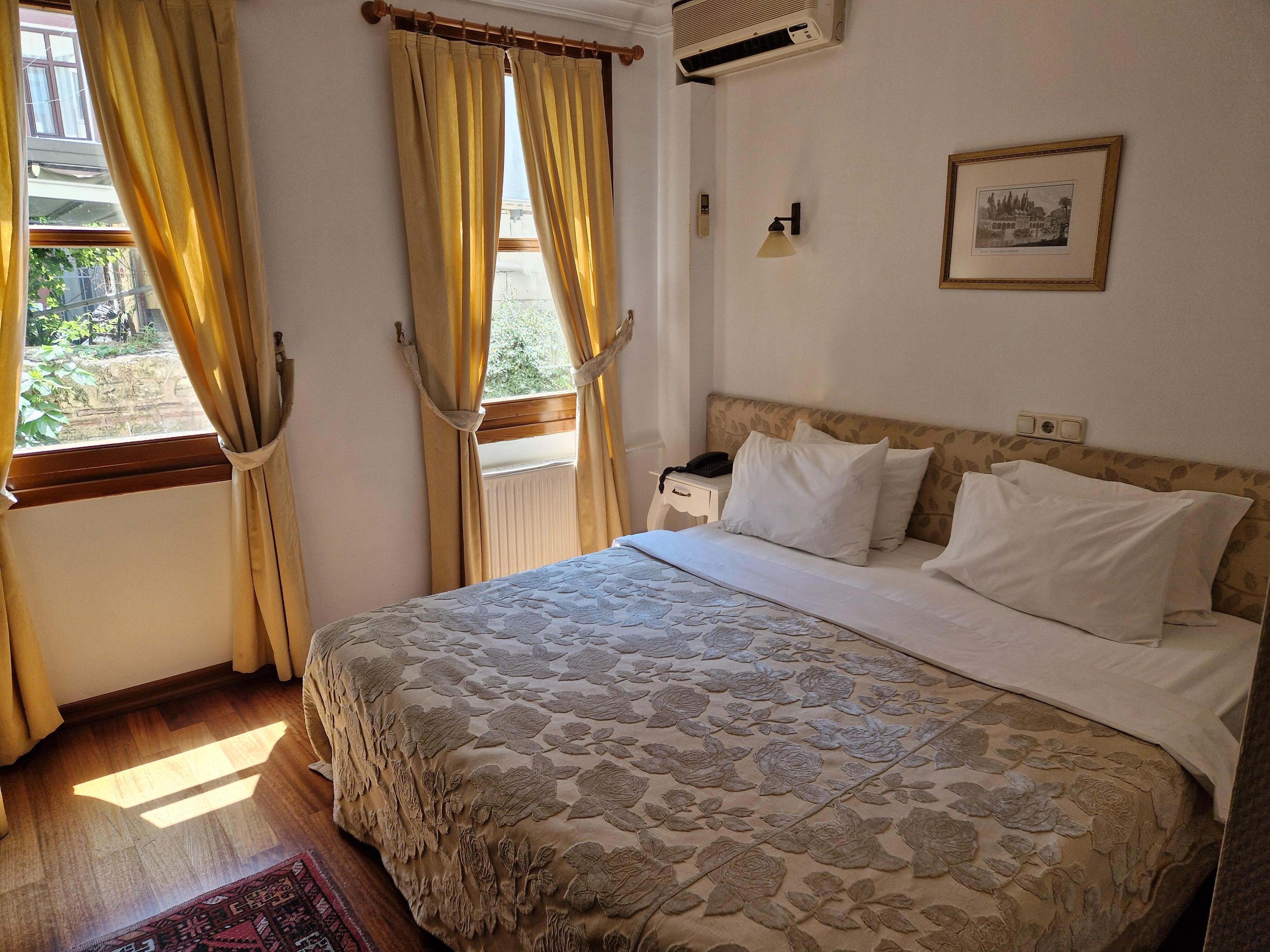Room 105 king bed