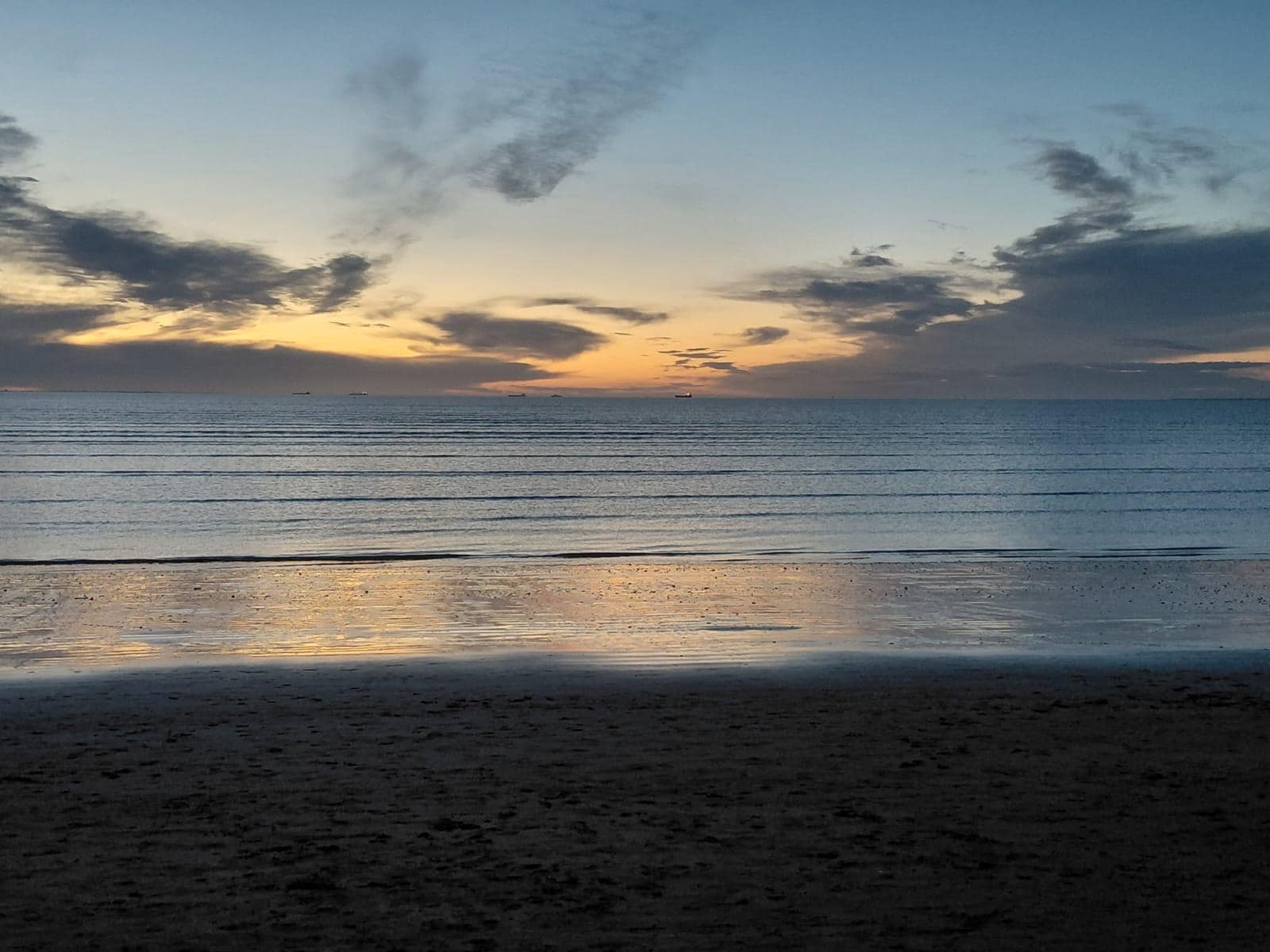Coucher de soleil sur la plage de Châtelaillon 