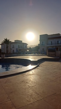 Nice relaxing pool area. Spoilt by loud music.