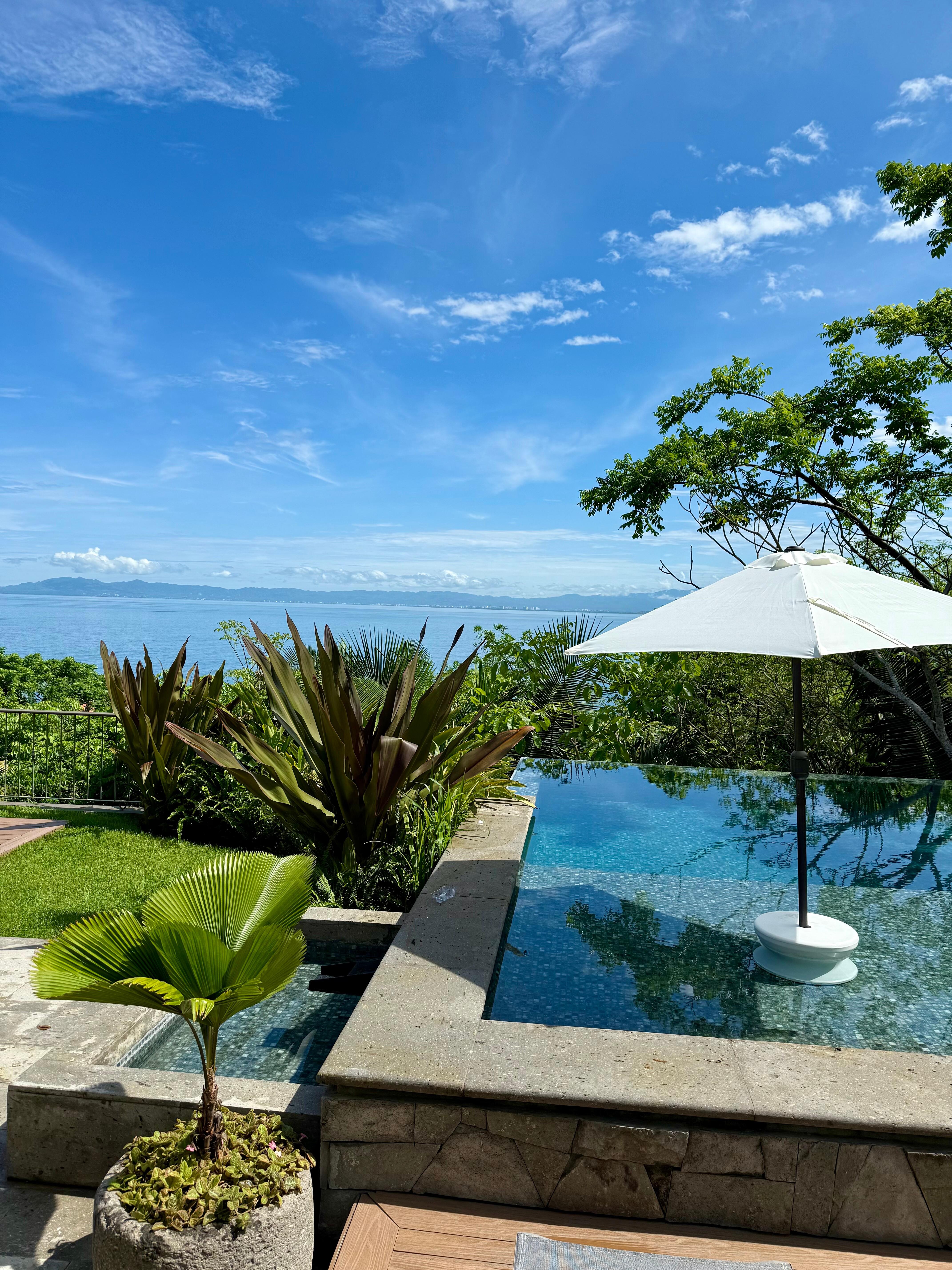 Pool is beautiful view is awesome from various points 