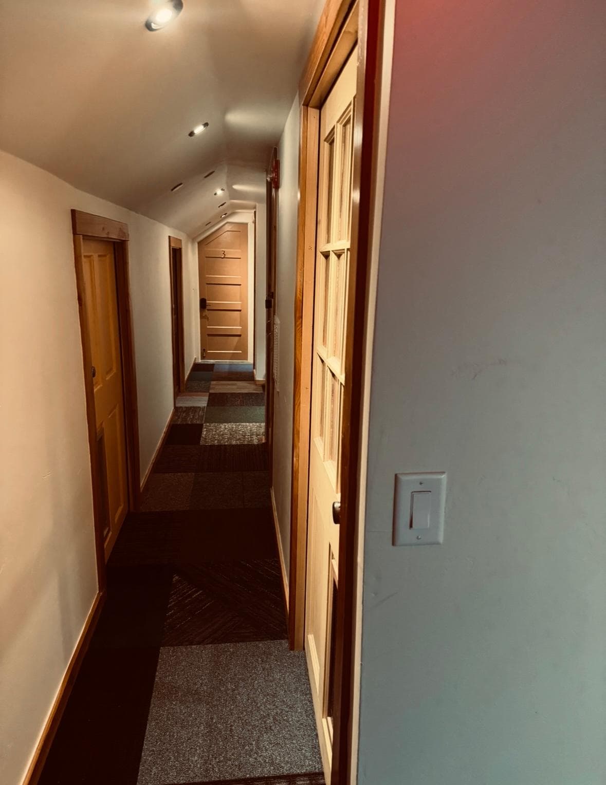 Only one room in the 3rd floor. The bathroom is on the second floor. 