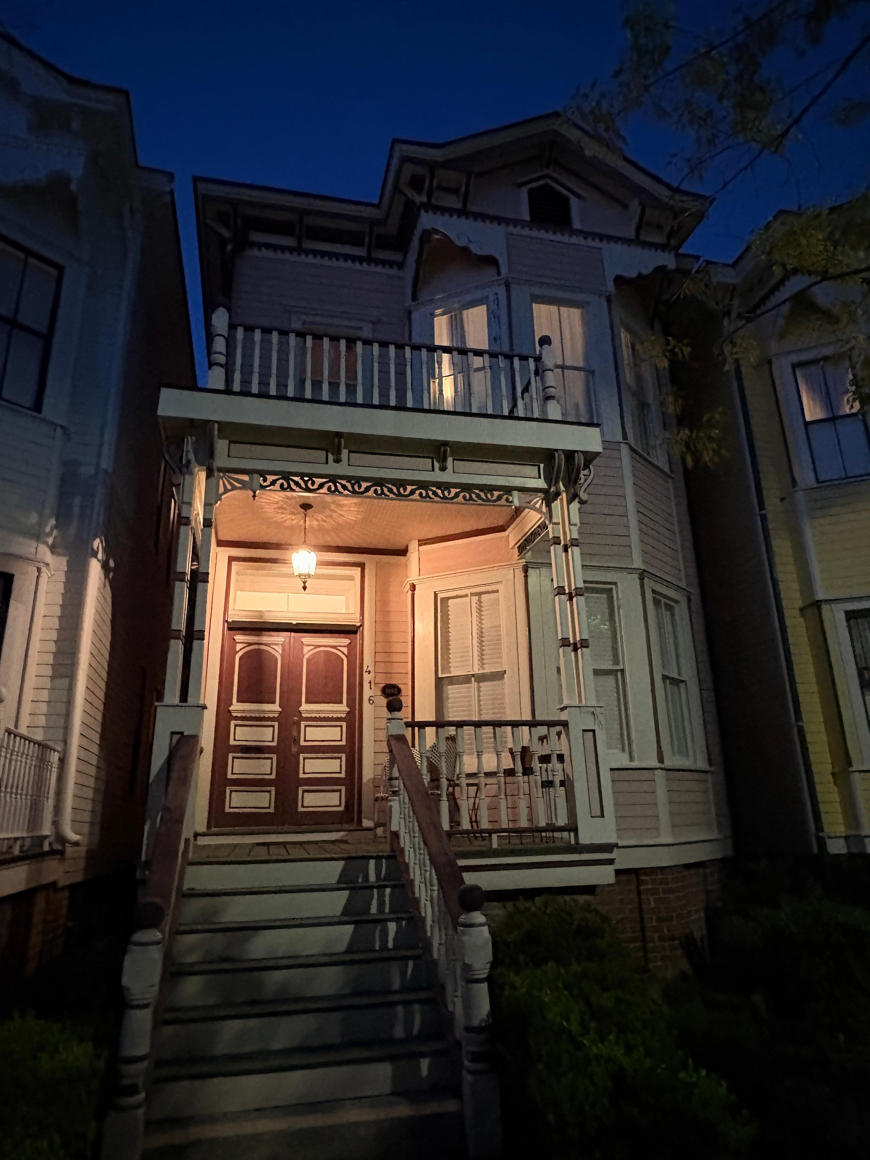 Front of house off E Huntingdon Street 