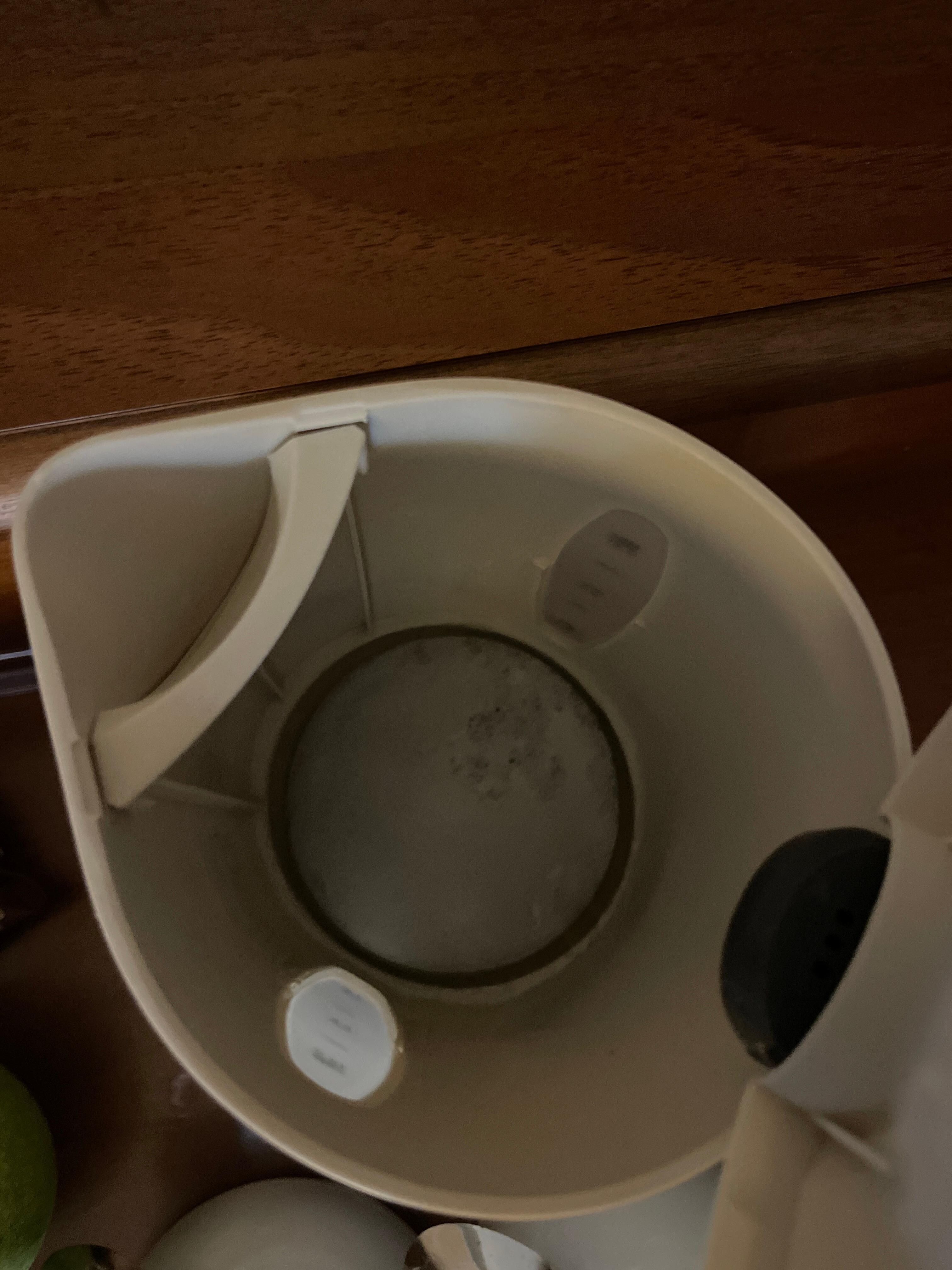 Dirty kettle with no bottle water
