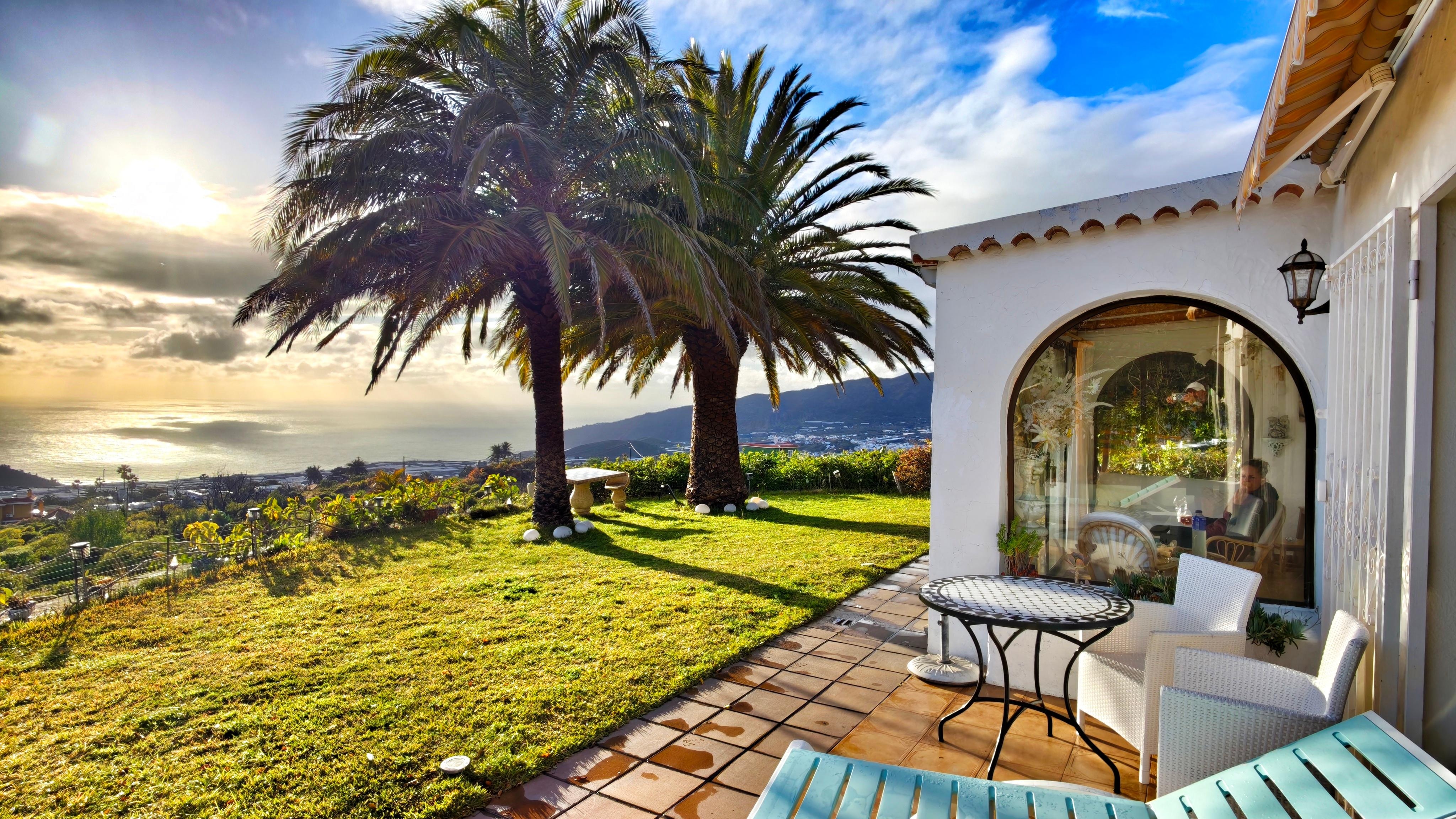 Entweder vor oder im Wintergarten sitzen. Ein Traum...