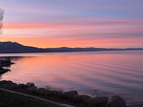 It only took me a 2 minutes to walk from the back door down to the water to take this picture.