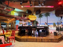 Piano bar in Baywharf