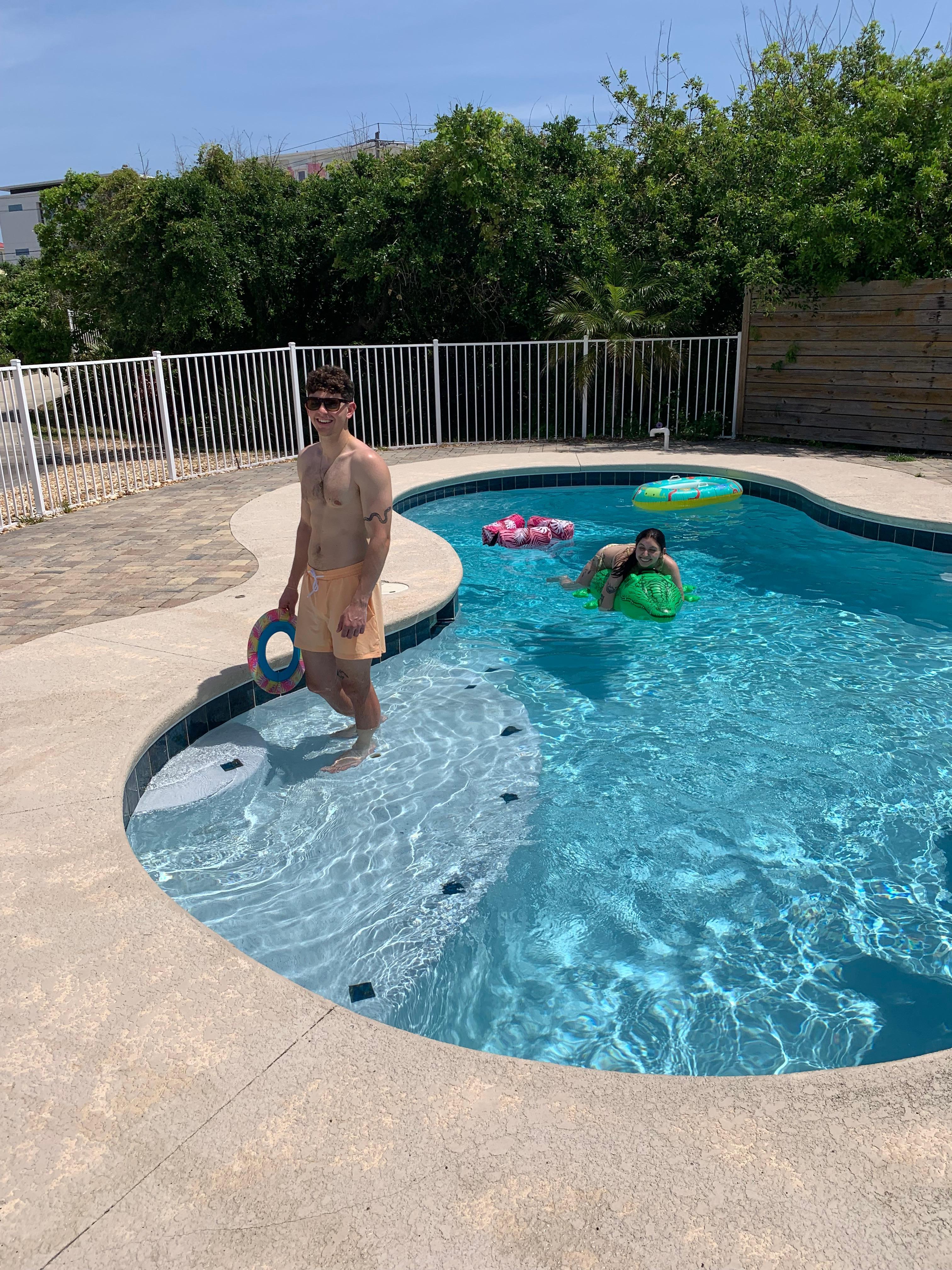 Beautiful pool, very clean