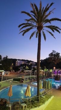 Vue de la terrasse du restaurant Minura Hôtel