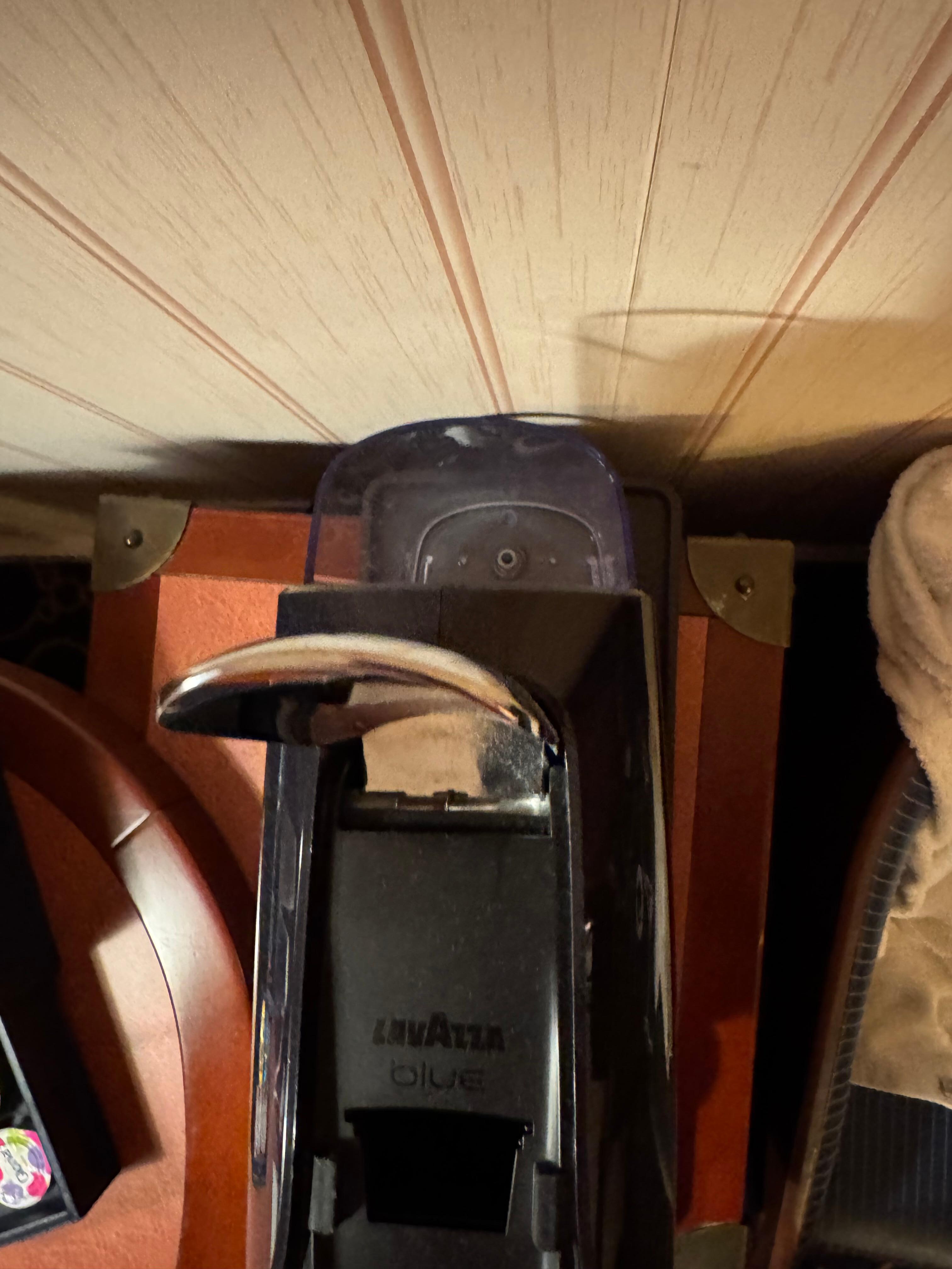 Top was missing from coffee maker did not seem very clean or hygienic 