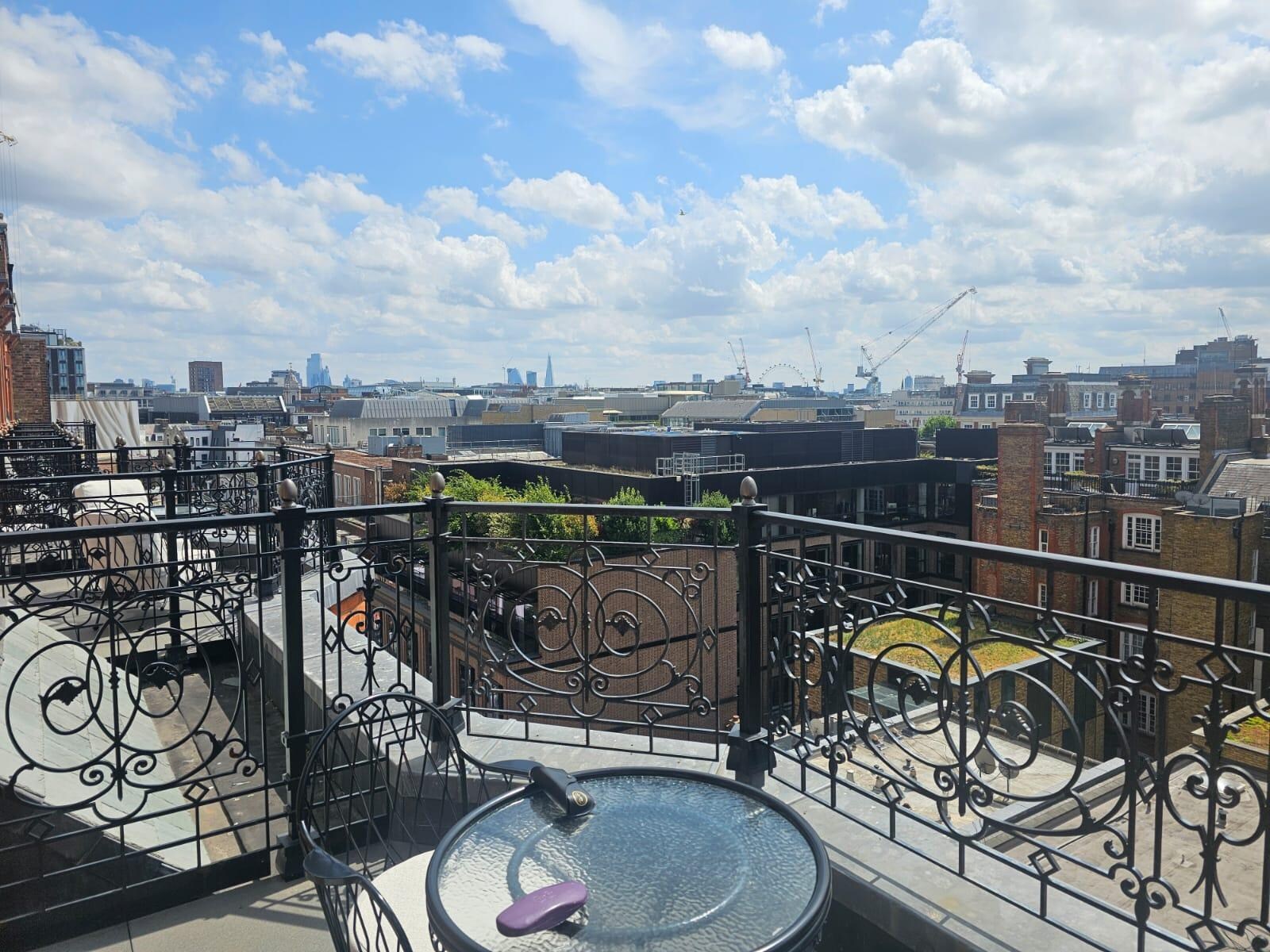 Balcony of room 521