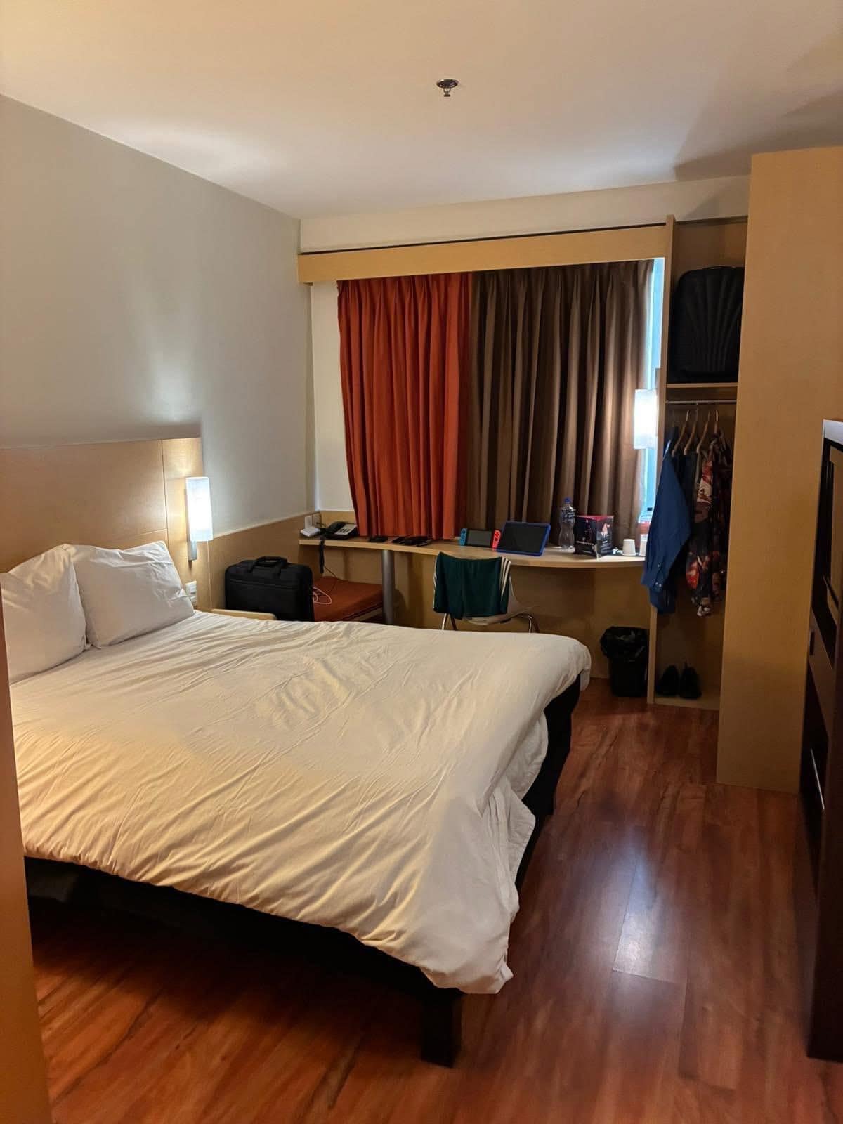 Lindo pero le falta al menos un microondas 