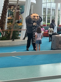 We got to meet Gru in the lobby!