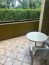 Economy ground floor room with courtyard.