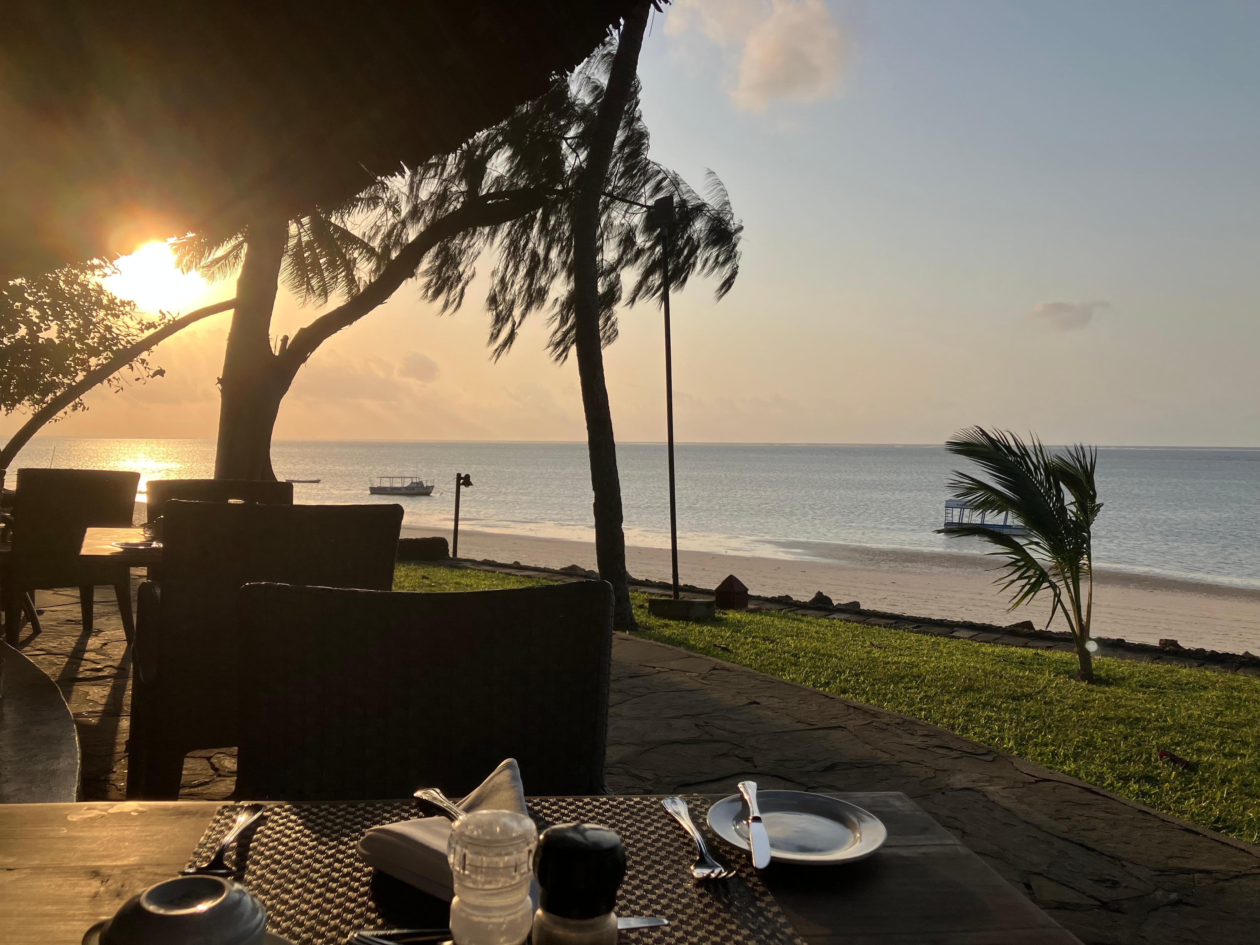View of the Indian Ocean from the breakfast restaurant terrasse