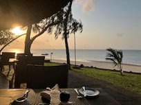 View of the Indian Ocean from the breakfast restaurant terrasse