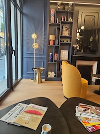 The fancy lobby, with amazing coffee.