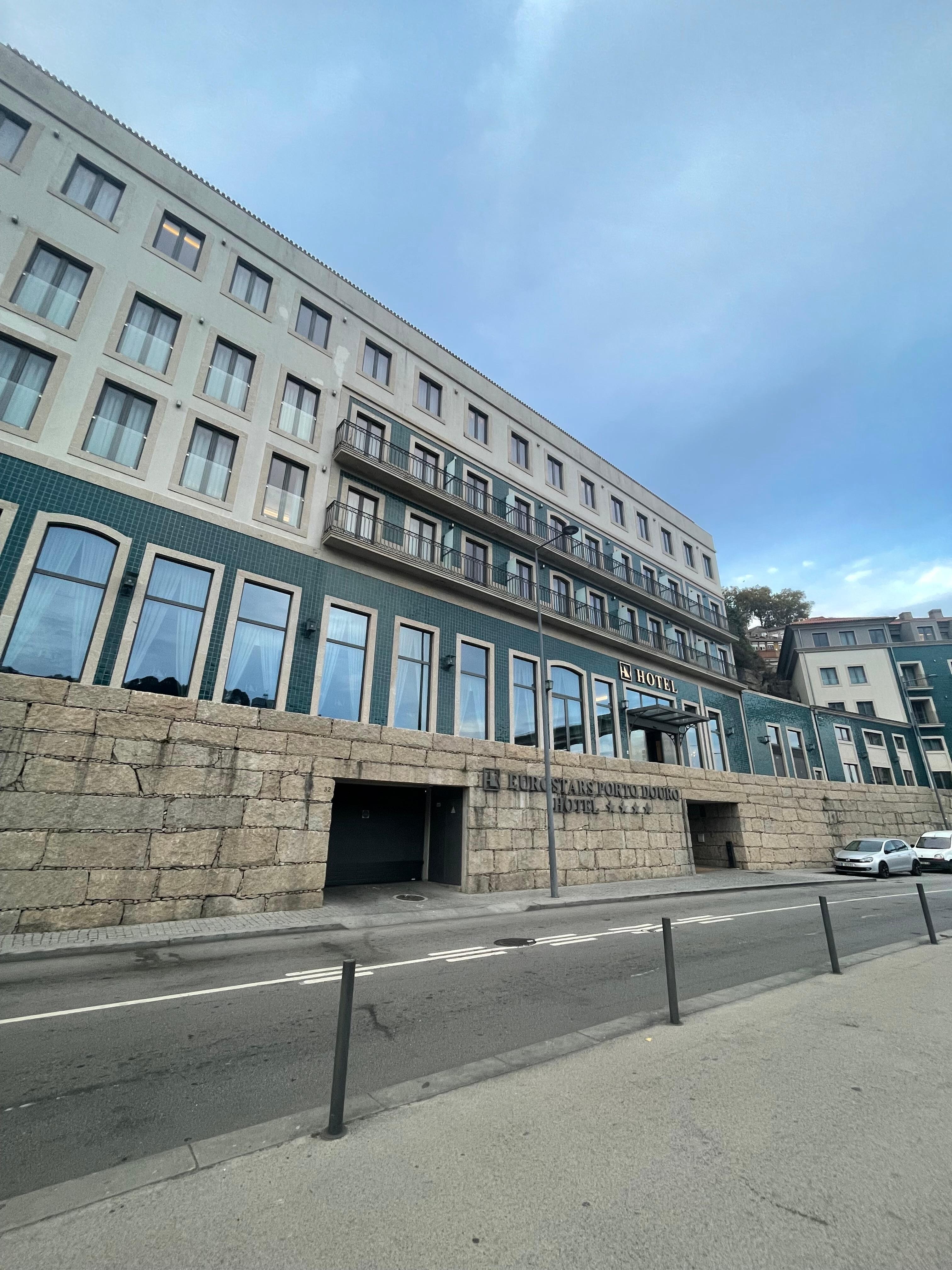 Excellent location before the tunnel 