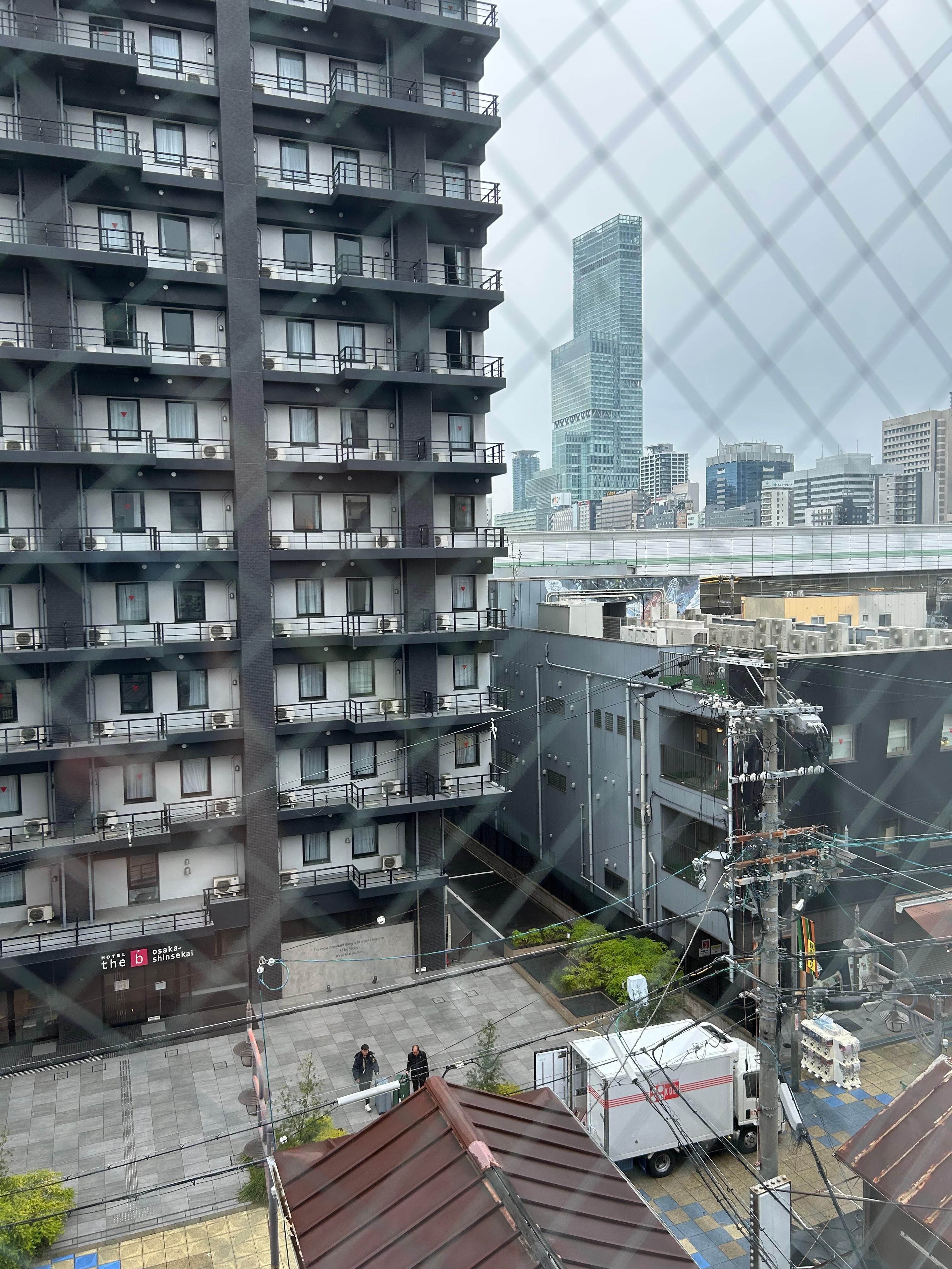 ホテルからあべのハルカスが見えました。