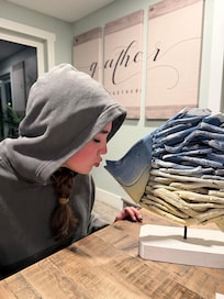 The infamous sweatshirt… and our favorite table fish!