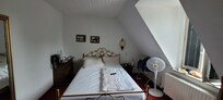 Chambre sobre et triste