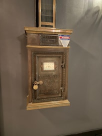 Mail receptacle