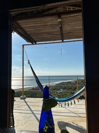 Vista desde adentro de la habitación
