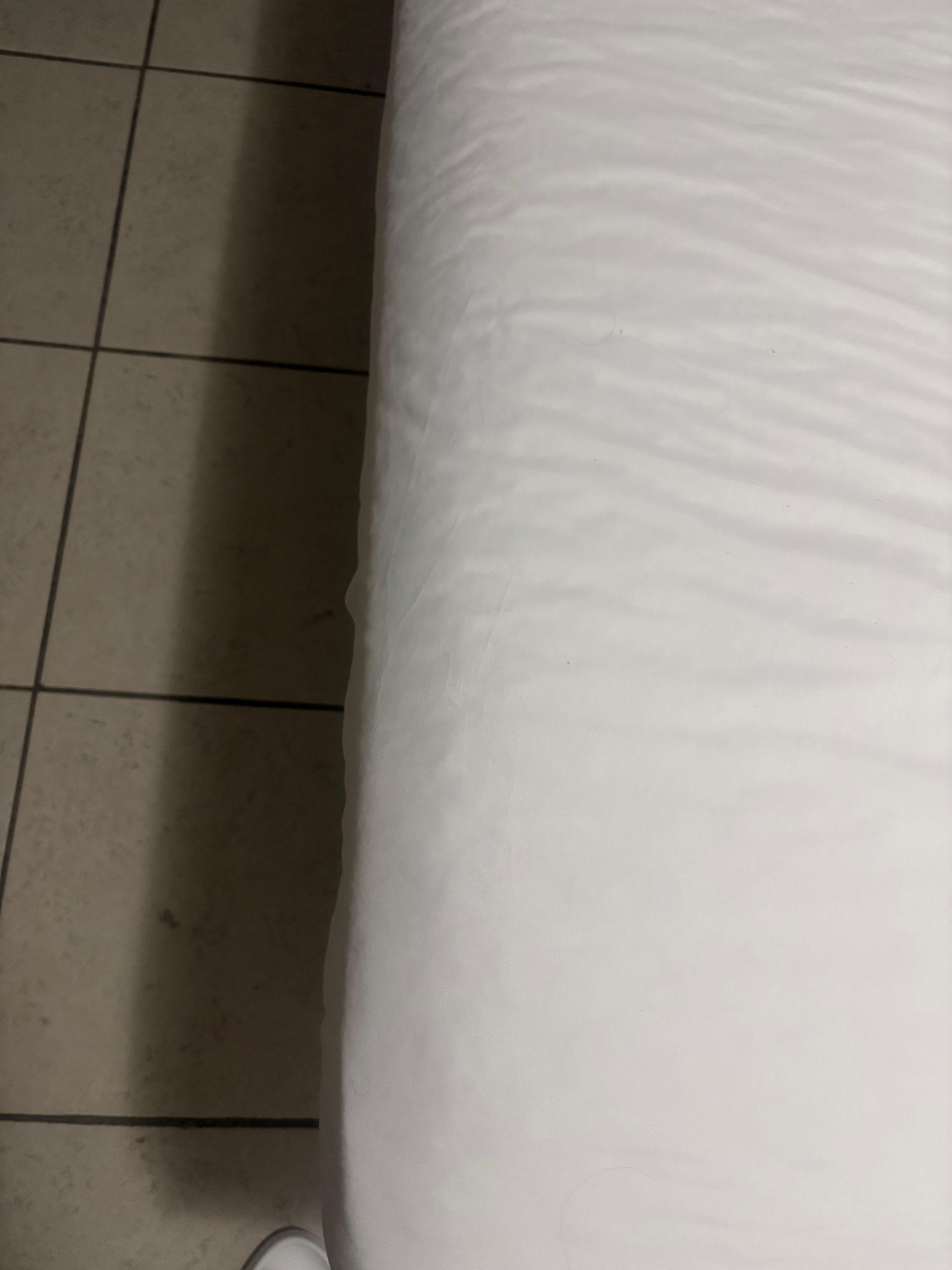 La cama no es King es una tamaño matrimonial 