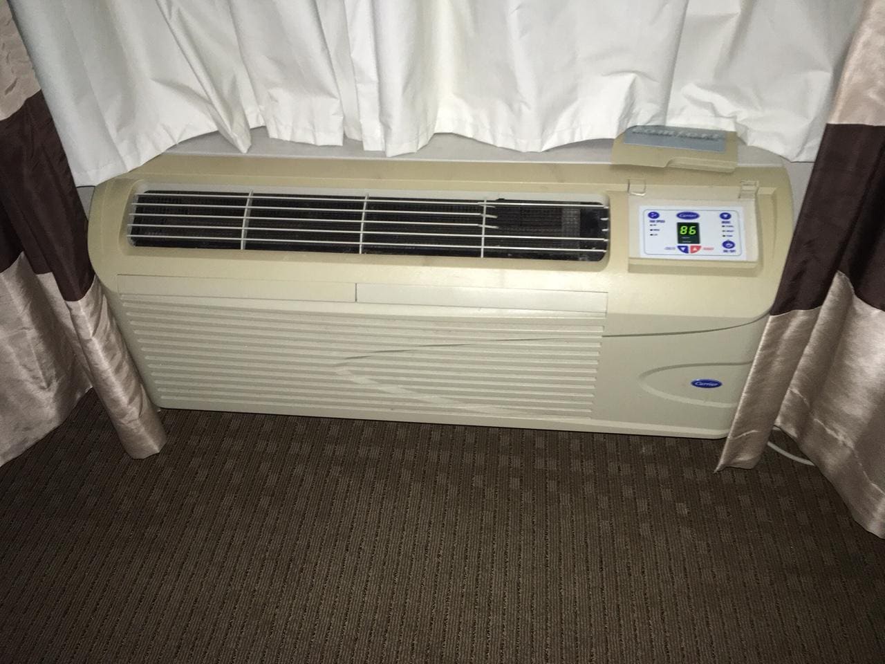 1930s style hvac (best for letting freezing air into the room (no central hvac in hotel)
