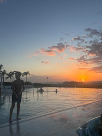 main pool with swim up bar.