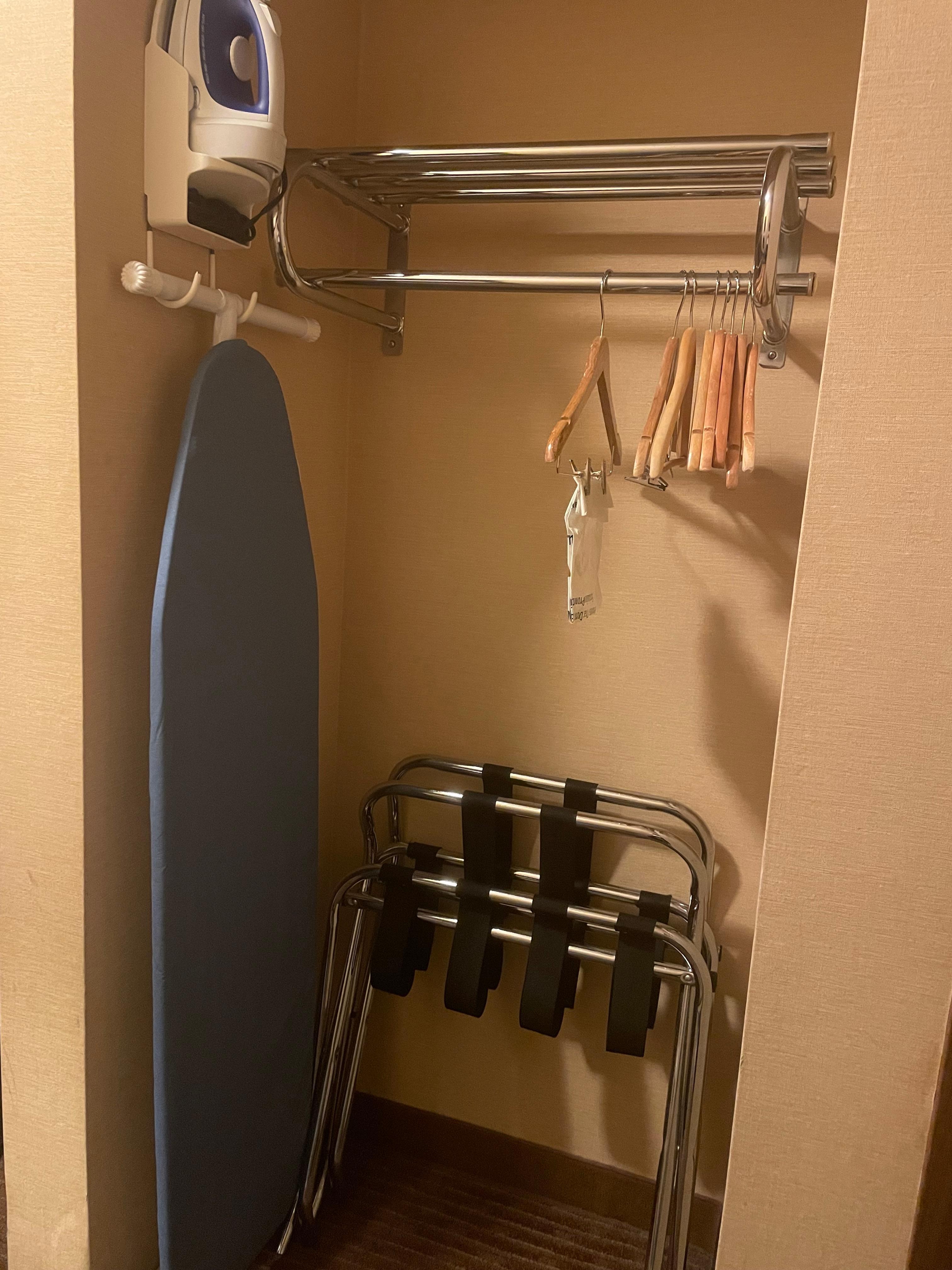 アイロンとアイロン台