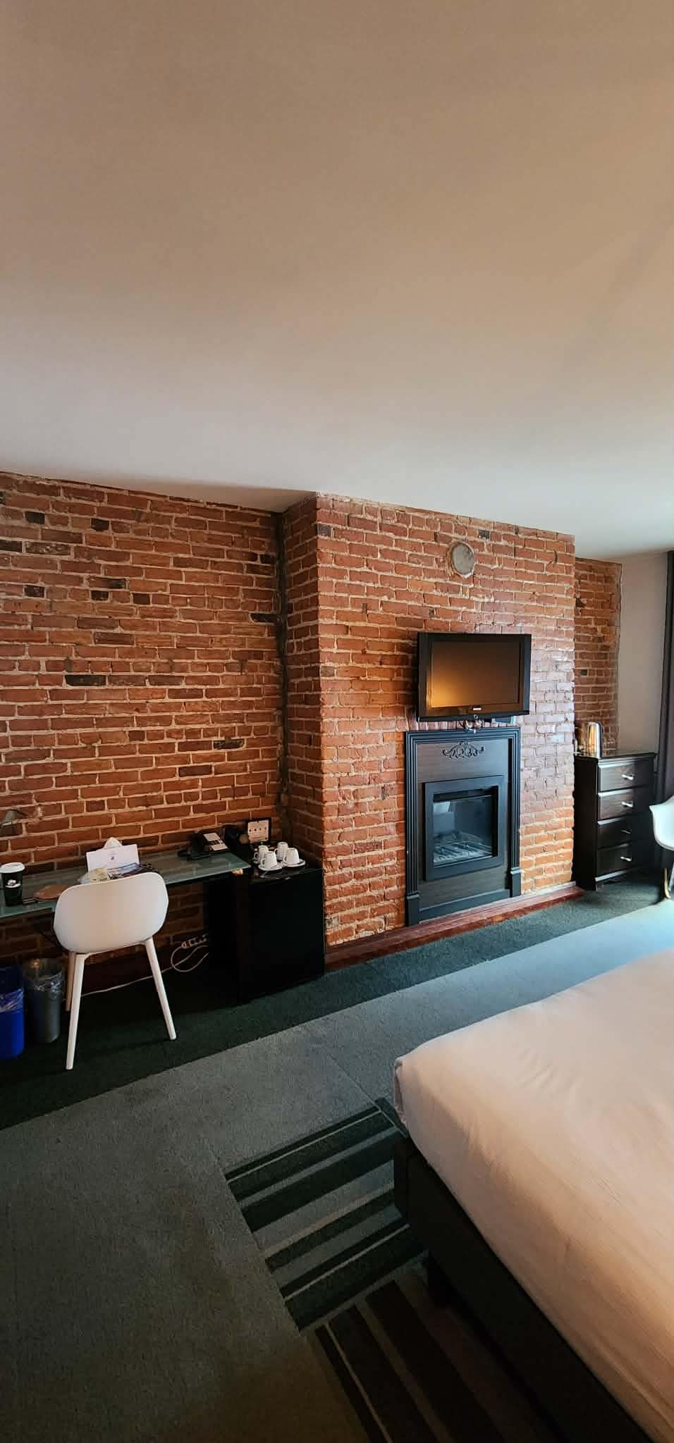 Nice rustic feel fire place but no heat
