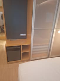 A little refrigerator in the room, no microwave. very clean rooms. had a shower and bathtub. Bathtub didn't have a stopper though.