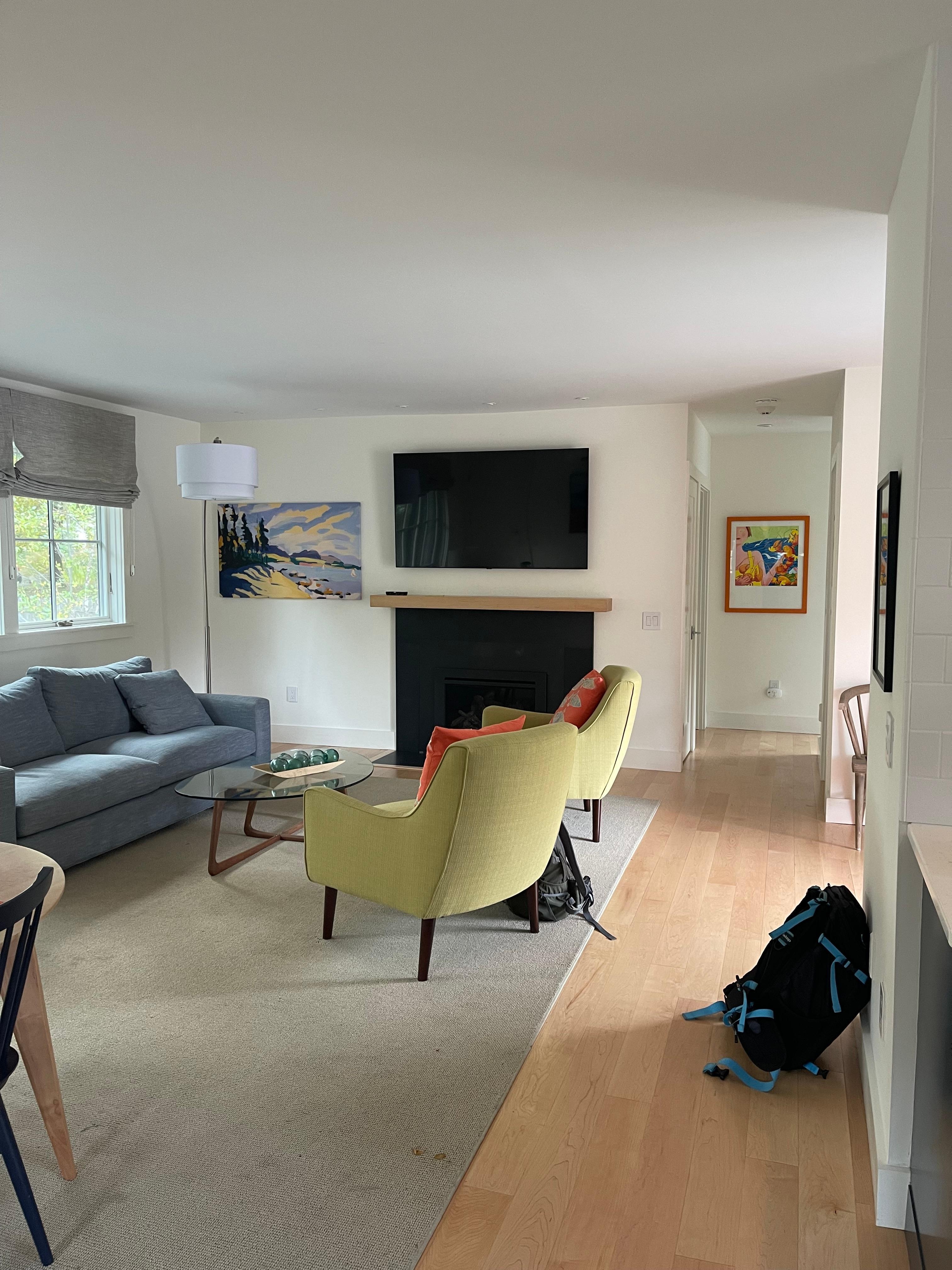 There was a nice shop down the street which had art work from the same artist. 