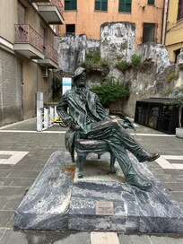 Statue of Composer Richard Wagner near property