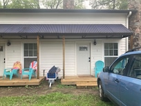 The front of the cottages.