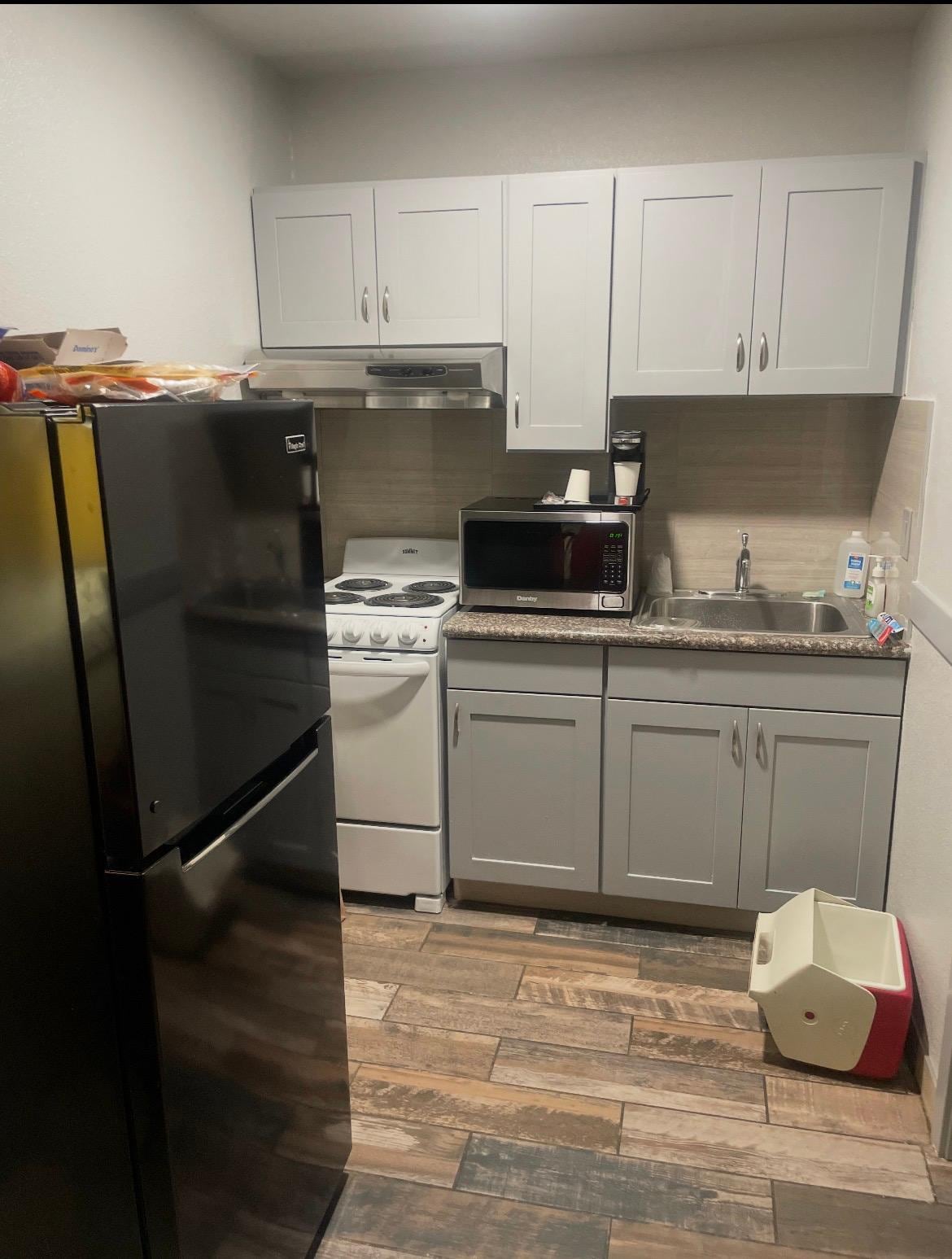 Room with kitchenette